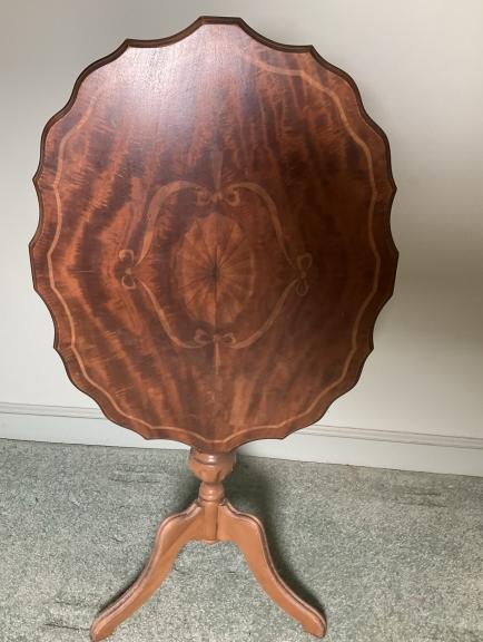 Image for The Roanoke Elegance Estate: Jewelry, Silver, Art & Antiques