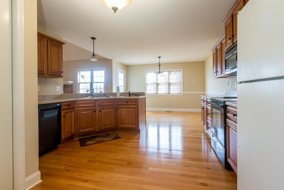 Image for MOVE IN READY-Beautiful Condo