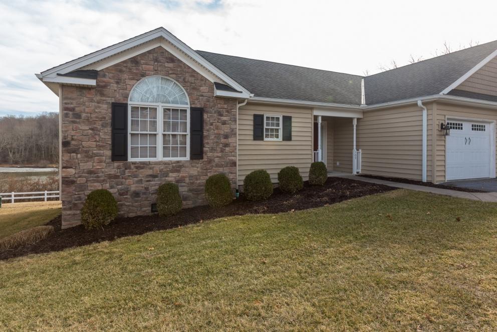 Image for MOVE IN READY-Beautiful Condo