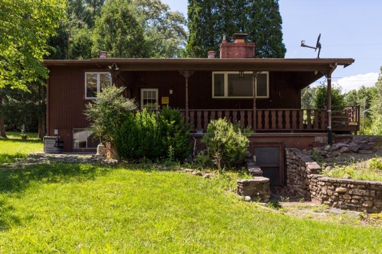 Image for HOME, LAND & CABIN-BEAUTIFUL CRAIG CO. VIRGINIA REAL ESTATE