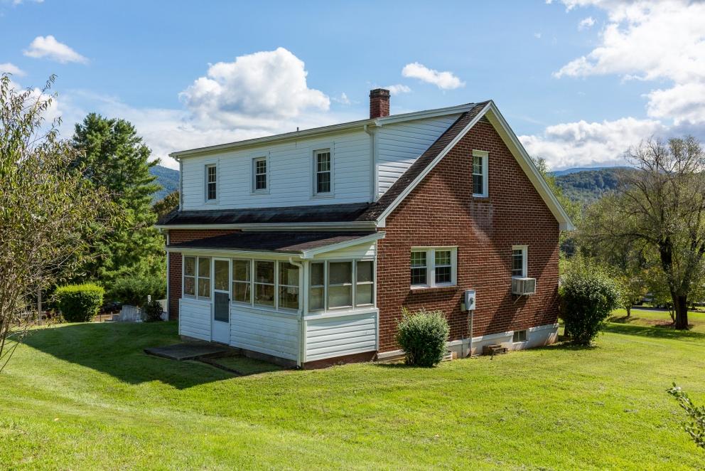 Image for 2 Story Brick Home-Gorgeous Setting