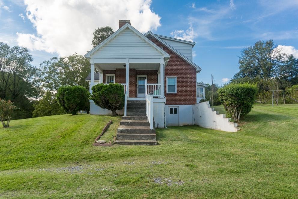 Image for 2 Story Brick Home-Gorgeous Setting