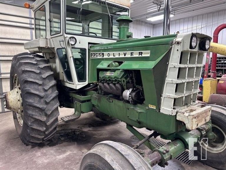 View Gallery: 1974 Oliver 2255 | $26,500