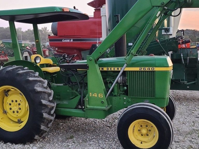 View Gallery: JD 2640 with Loader and Cutter | 1033 Hours | $17,500