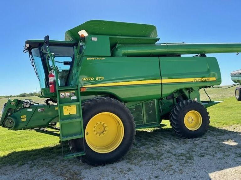 View Gallery: John Deere 9670 Combine | 2300 Sep Hrs | $84,000