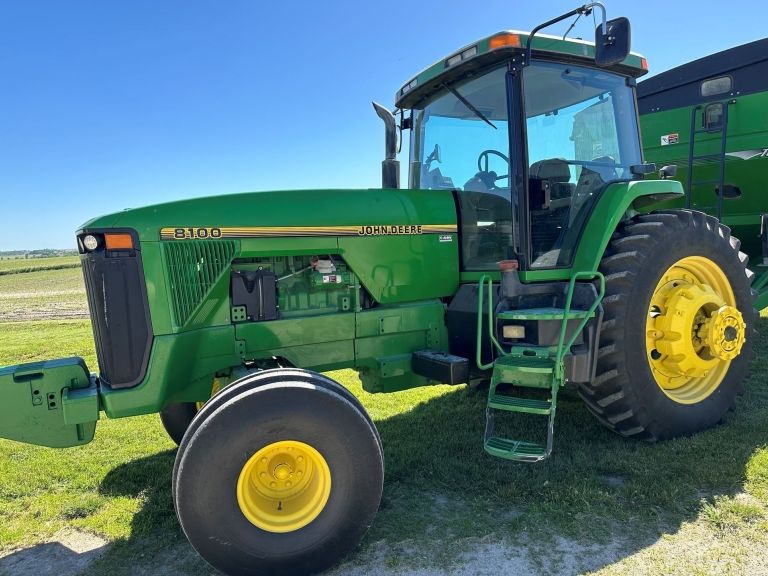 View Gallery: John Deere 8100 | Duals | 6200 Hrs | $69,000