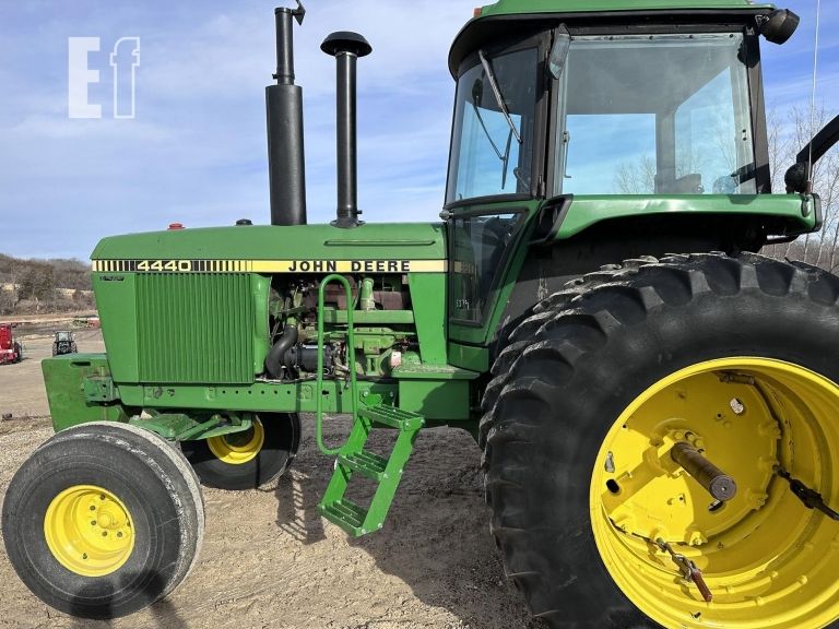 View Gallery: JD 4440 | $36,000