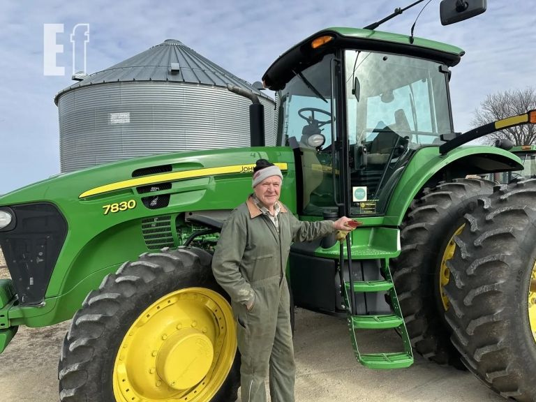 View Gallery: JD 7830 | 1700 hrs | $133,500