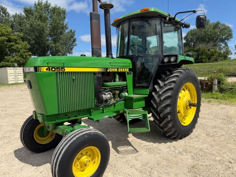 View Gallery: 1990 JD 4055 2WD 5700 hrs | 56,500