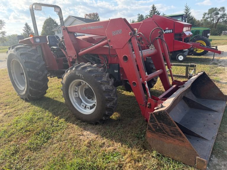View Gallery: IH 995 with Loader 2680 hrs | 27,000
