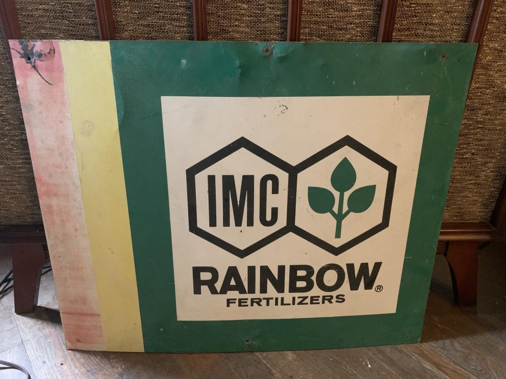 Image for LIVE - Large White Sulphur Estate