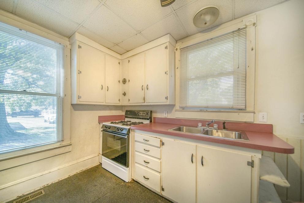 Image for REAL ESTATE AUCTION - SALEM, VA