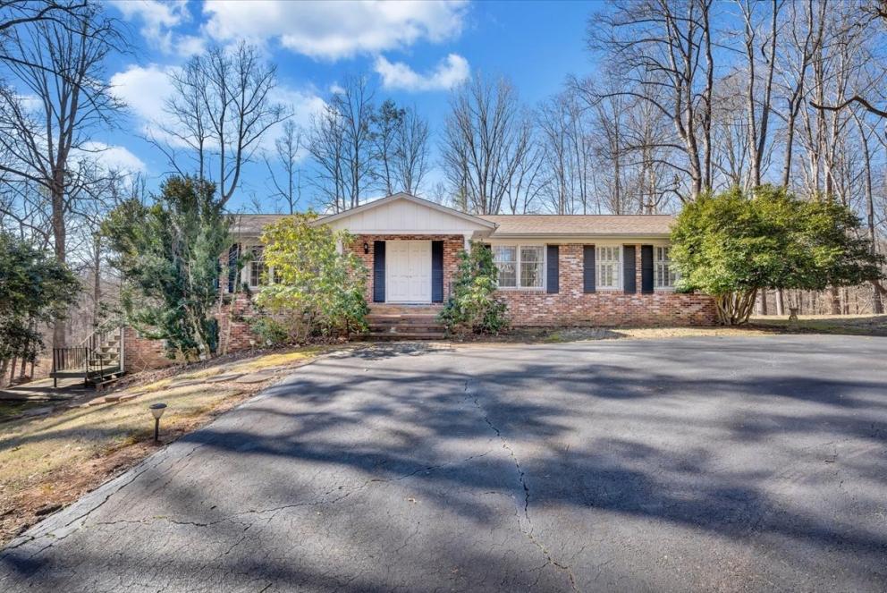 Image for Martinsville Suburban Home in Chatmoss Development