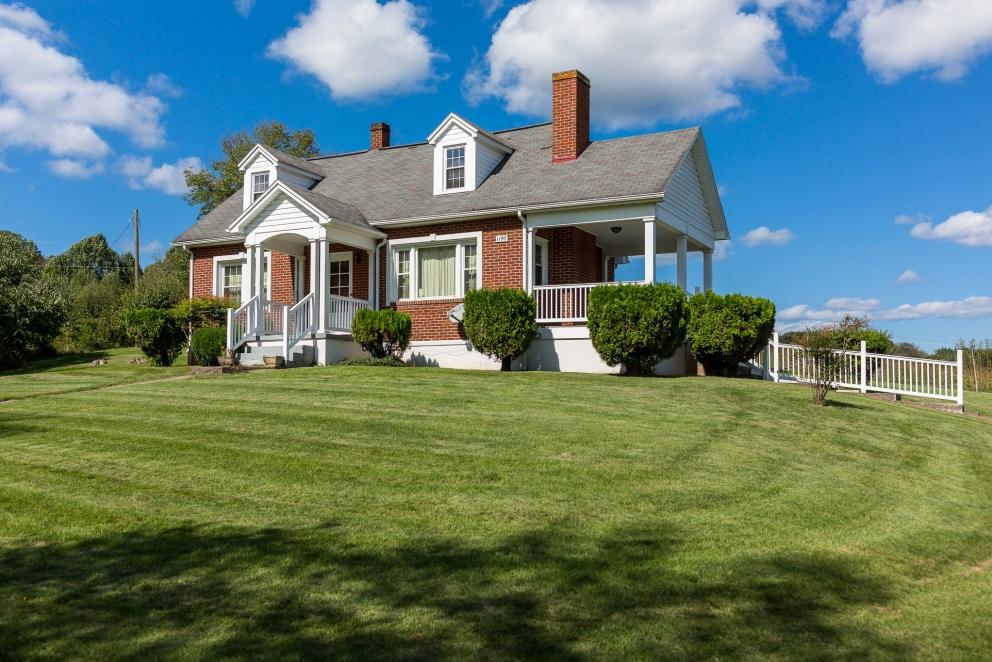 Image for 2 Story Brick Home-Gorgeous Setting