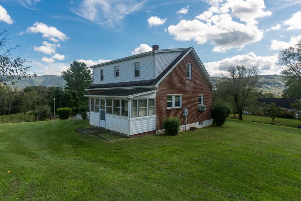 Image for 2 Story Brick Home-Gorgeous Setting