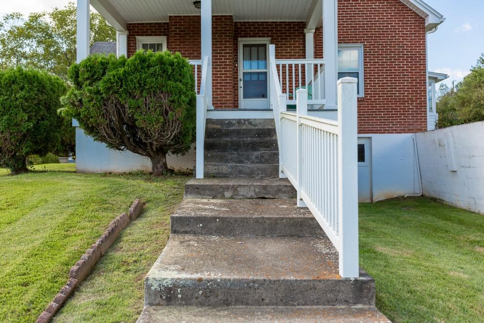 Image for 2 Story Brick Home-Gorgeous Setting