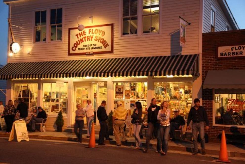 Floyd-country-store-storefront-night-600x400