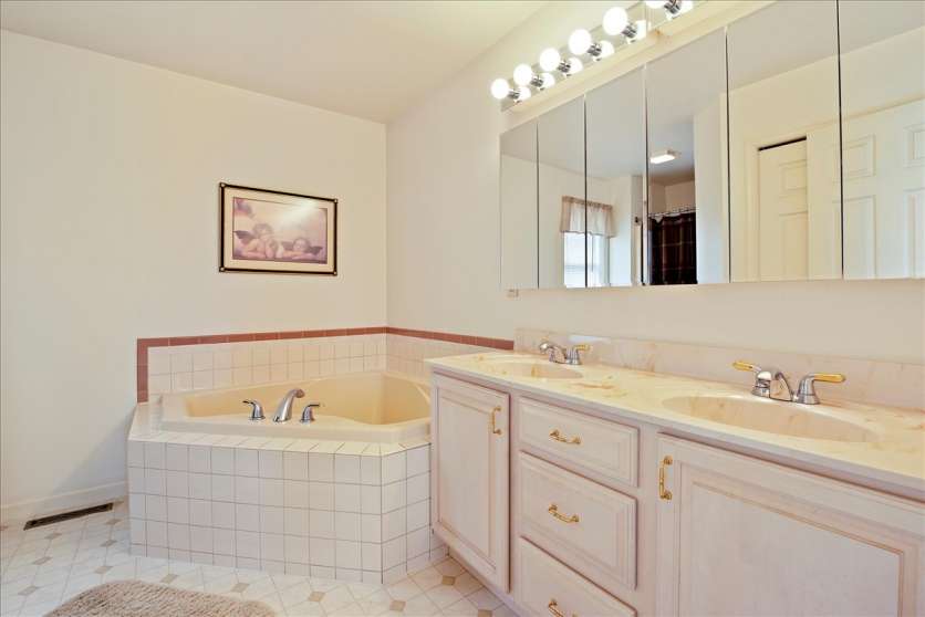 Image for Real Estate Auction - Beautiful Home on 6 Acres with 40’x48’ Custom Workshop