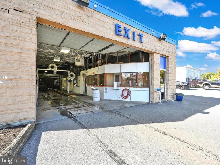 Image for Commercial Real Estate Auction - Established Drive Through Car Wash with Additional Parcels