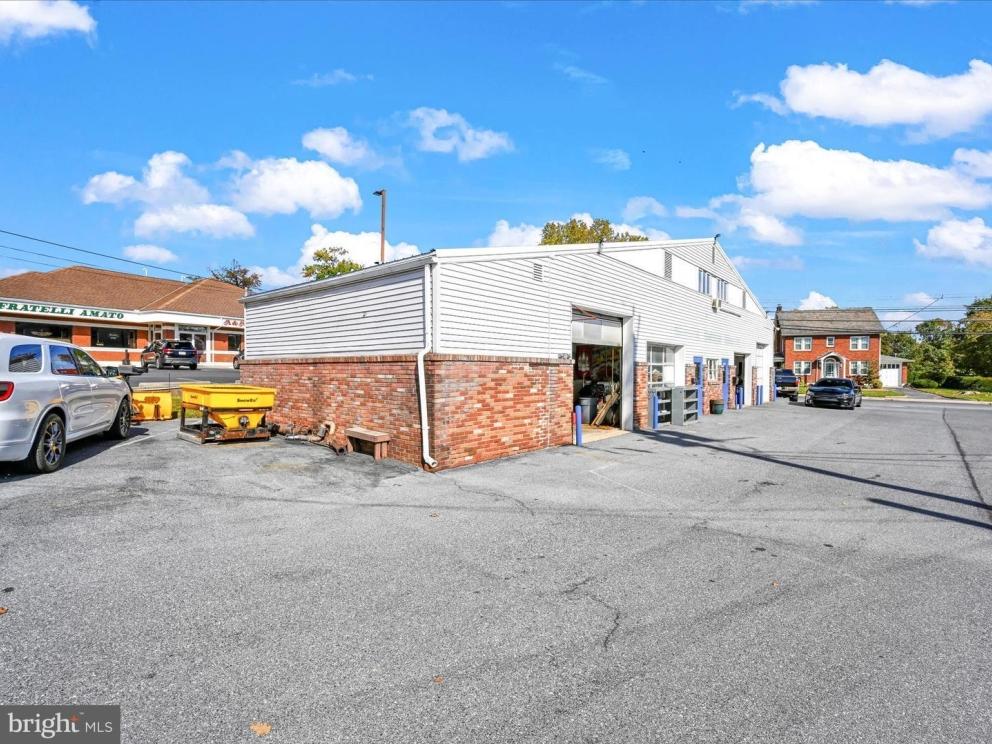Image for Commercial Real Estate Auction - Established Drive Through Car Wash with Additional Parcels