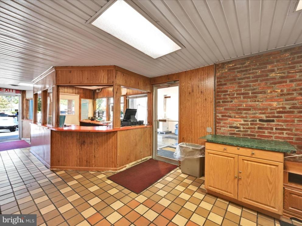 Image for Commercial Real Estate Auction - Established Drive Through Car Wash with Additional Parcels