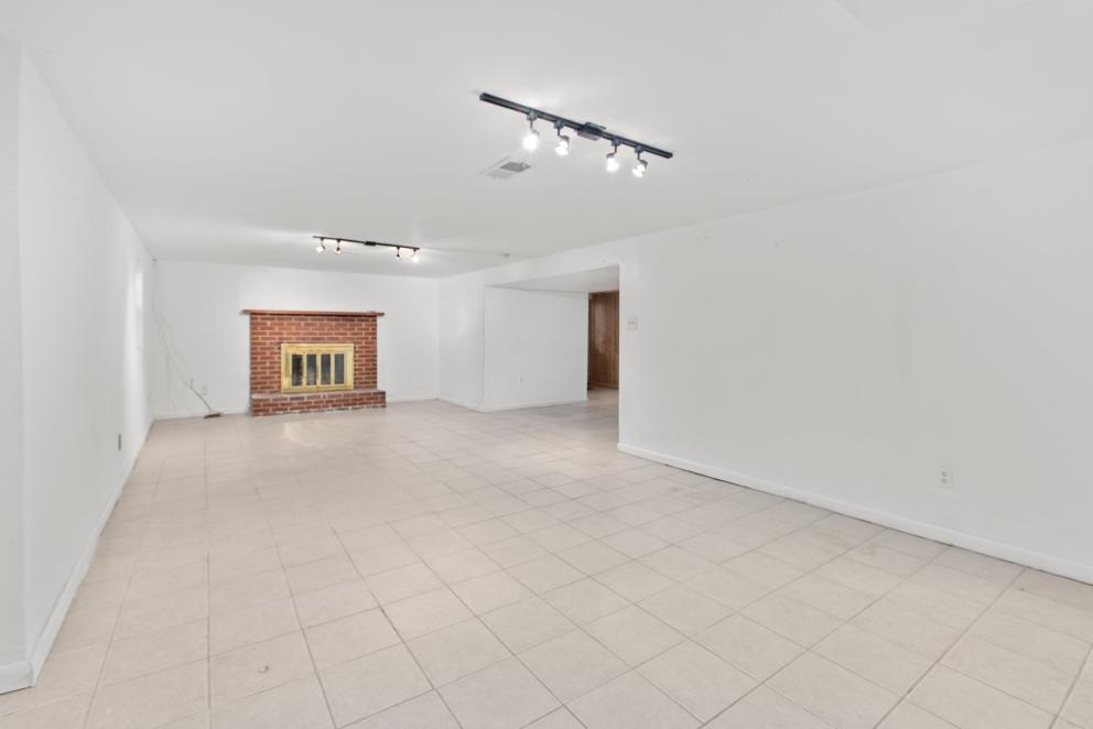 Image for ABSOLUTE Real Estate Auction - Alexandria VA