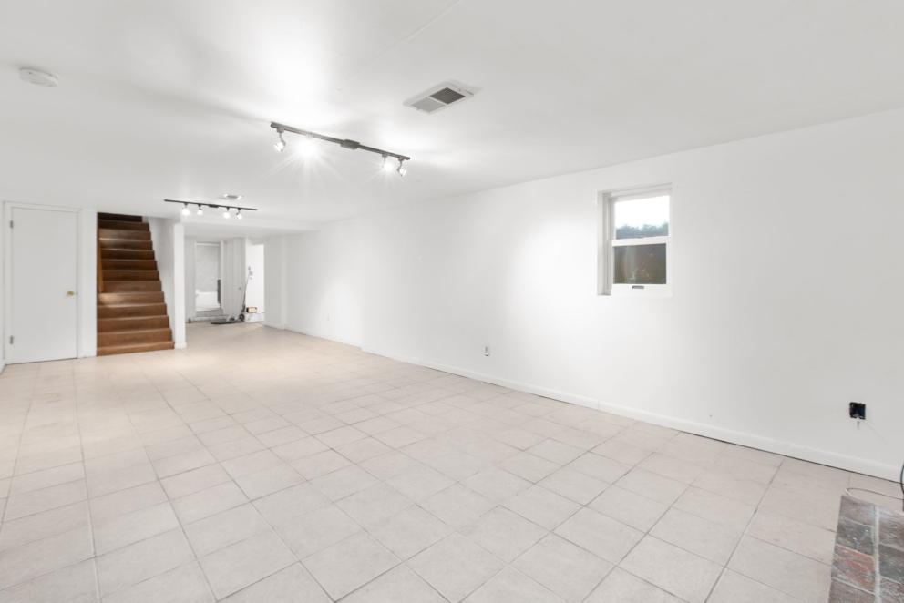 Image for ABSOLUTE Real Estate Auction - Alexandria VA