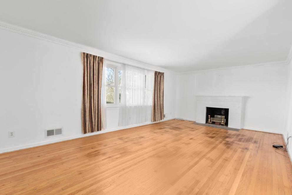 Image for ABSOLUTE Real Estate Auction - Alexandria VA