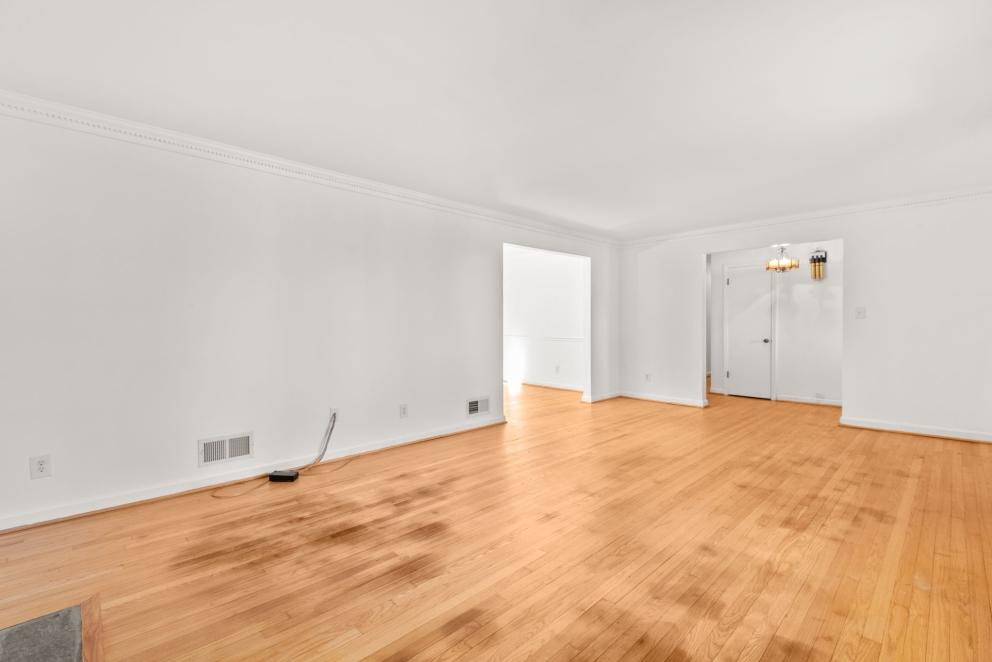 Image for ABSOLUTE Real Estate Auction - Alexandria VA