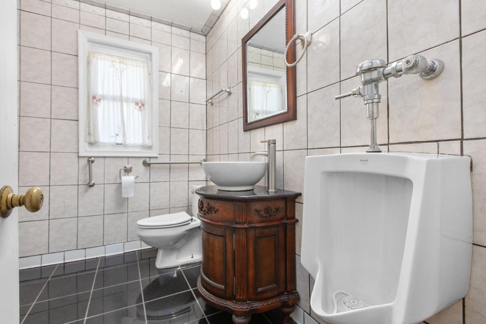 Image for ABSOLUTE Real Estate Auction - Alexandria VA