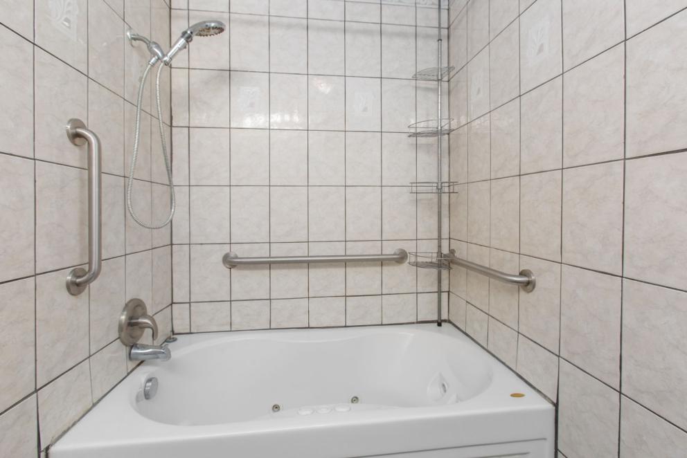 Image for ABSOLUTE Real Estate Auction - Alexandria VA