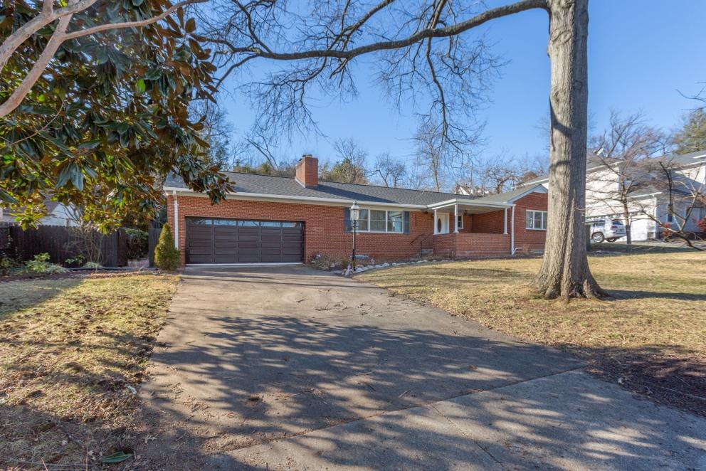 Image for ABSOLUTE Real Estate Auction - Alexandria VA