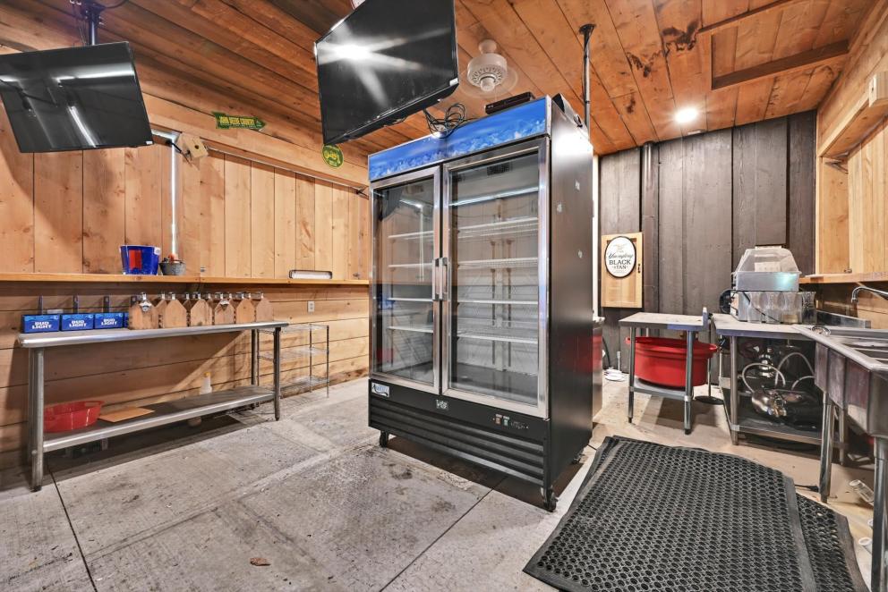 Image for Real Estate Auction - Restaurant with Liquor License, Ice Cream Stand, Motel and Event Center