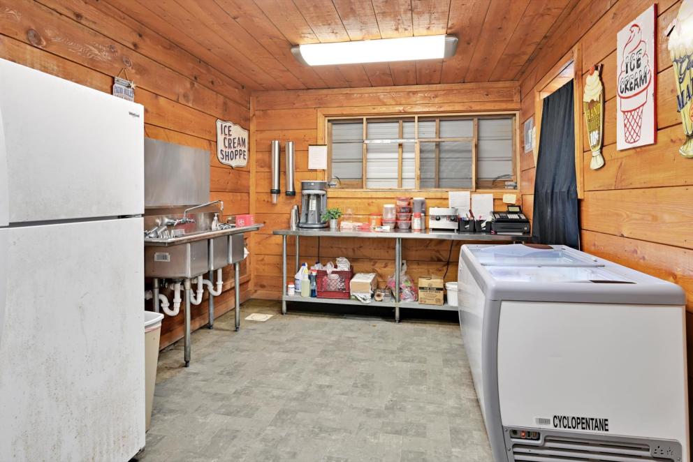 Image for Real Estate Auction - Restaurant with Liquor License, Ice Cream Stand, Motel and Event Center