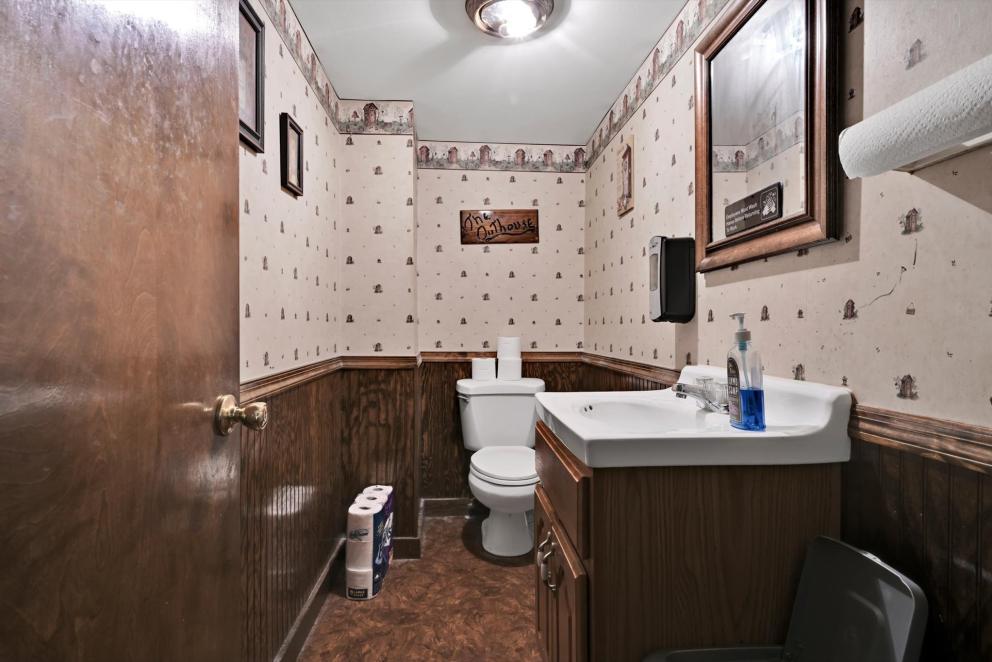 Image for Real Estate Auction - Restaurant with Liquor License, Ice Cream Stand, Motel and Event Center
