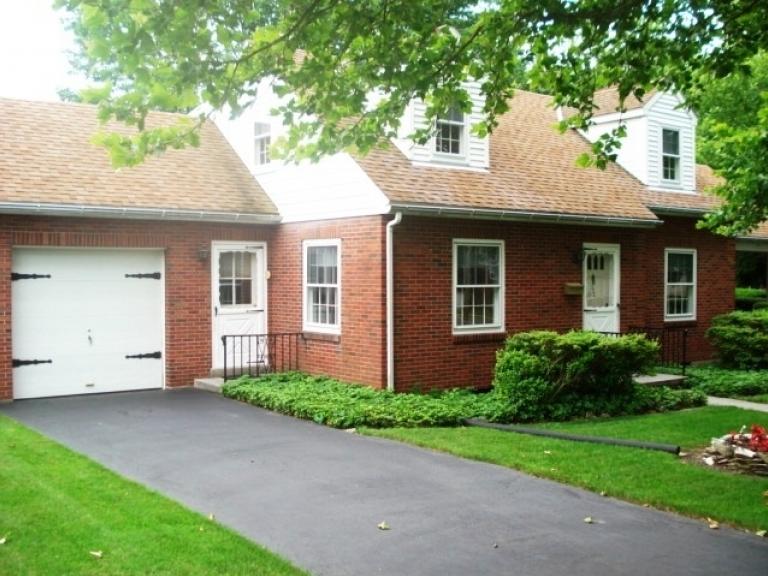 Image for Real Estate Auction  Brick Cape Cod - Lebanon