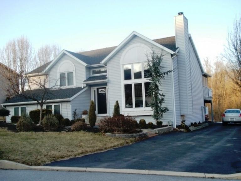 Image for Real Estate Auction - Hummelstown, PA Contemporary Style Home with In-Law Quarters