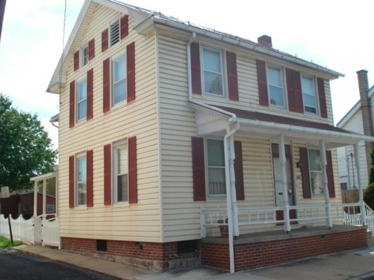 Image for ABSOLUTE REAL ESTATE AUCTION & PERSONAL PROPERTY