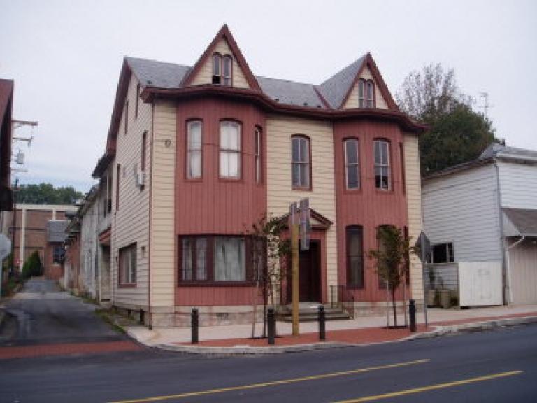 Image for BUYER DEFAULT AUCTION!  -  Mixed Use Real Estate Auction - Apartments and Store Front