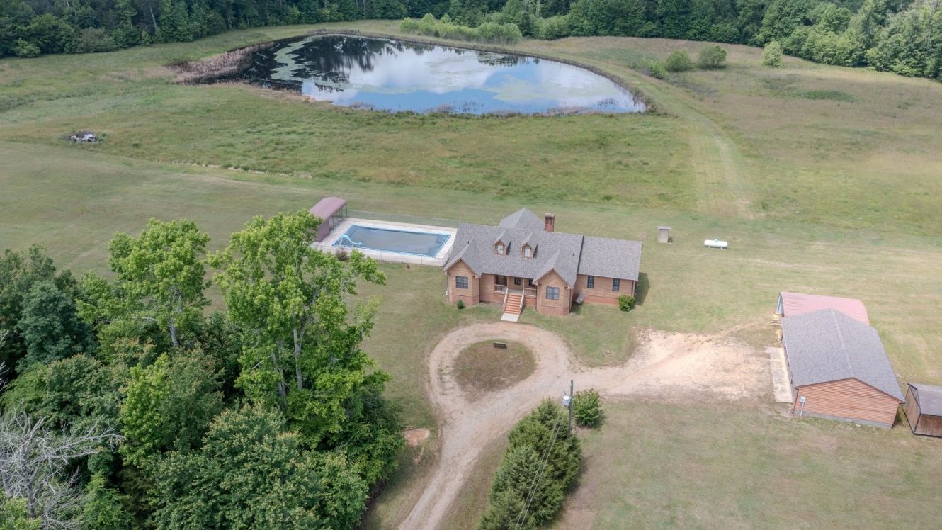 Virginia residential property featured in Grindstaff’s real estate auctions, professionally marketed with online bidding.