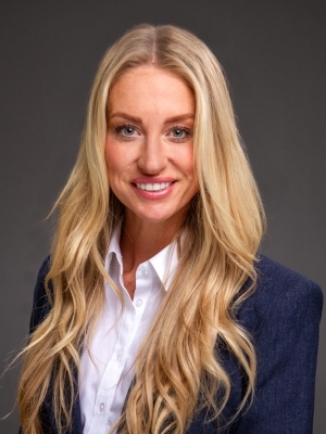 Photo of Rachelle Heller