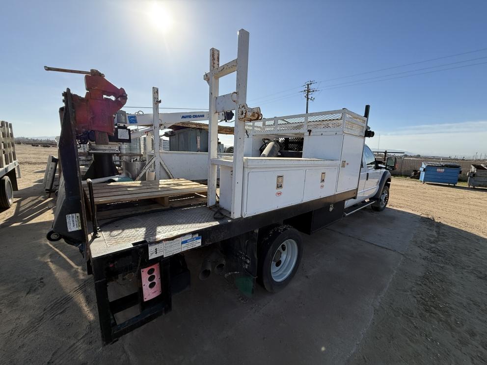 Image for 2016 Ford F-550 Crew Cab 4x4 Flatbed Truck