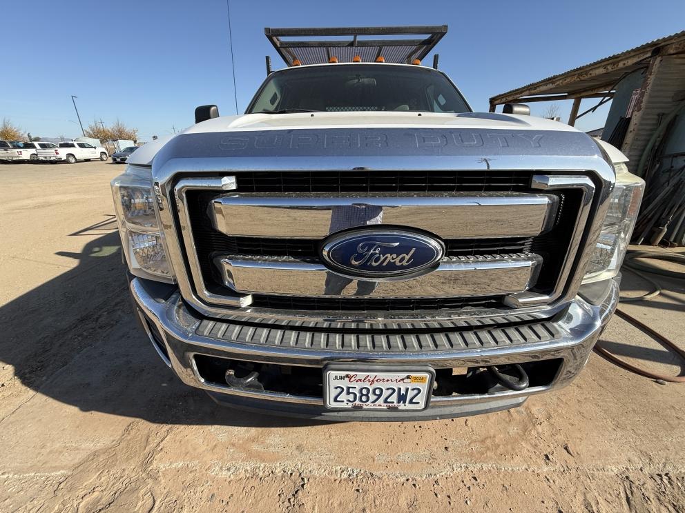Image for 2016 Ford F-550 Crew Cab 4x4 Flatbed Truck
