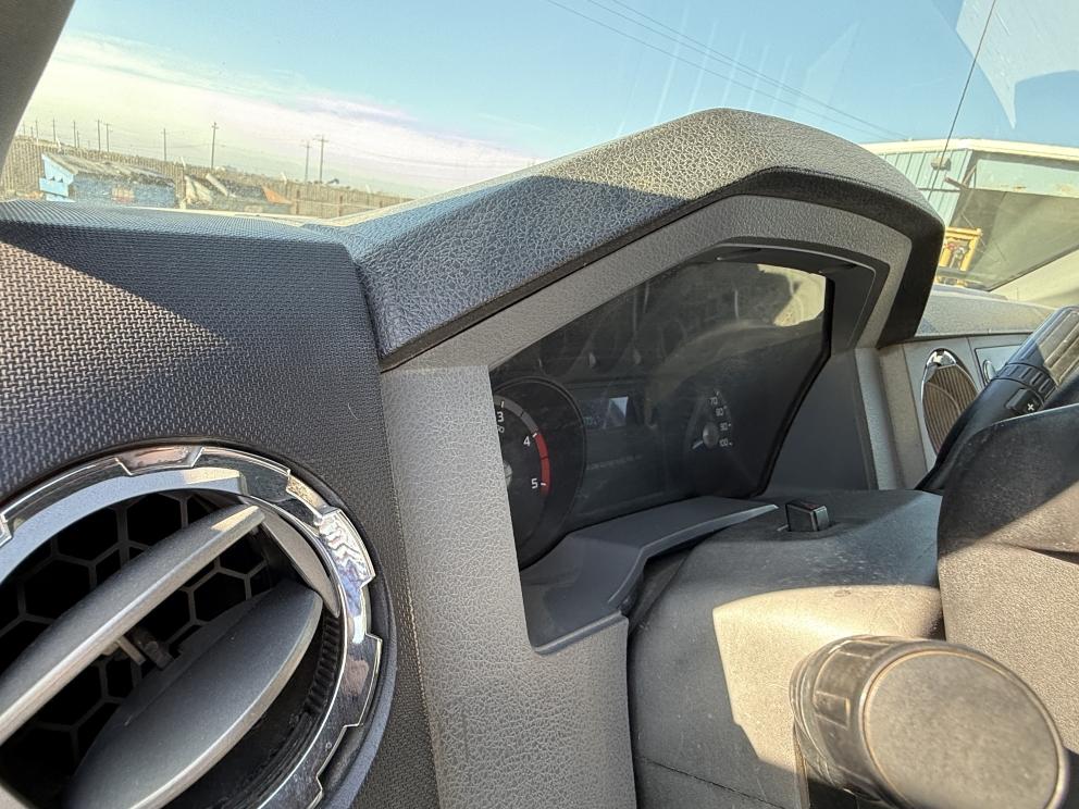 Image for 2016 Ford F-550 Crew Cab 4x4 Flatbed Truck