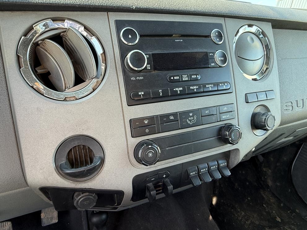 Image for 2016 Ford F-550 Crew Cab 4x4 Flatbed Truck