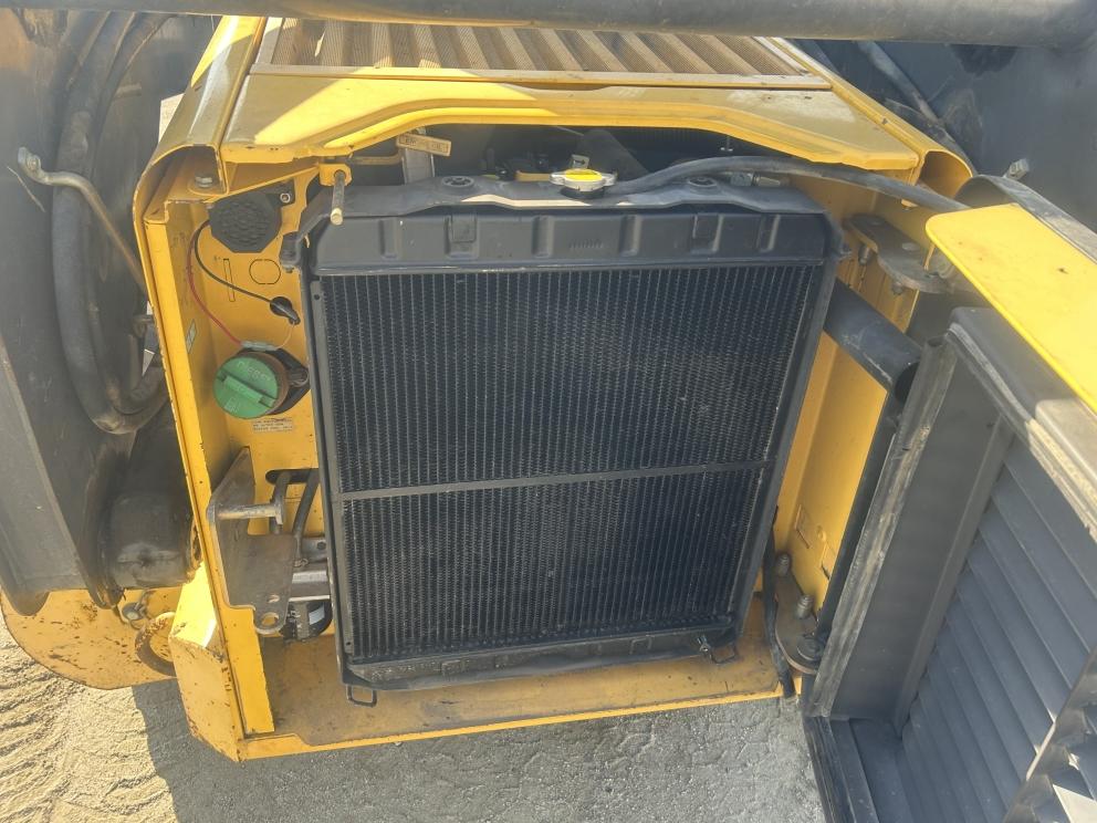 Image for 2008 New Holland L175 Skid Steer Loader