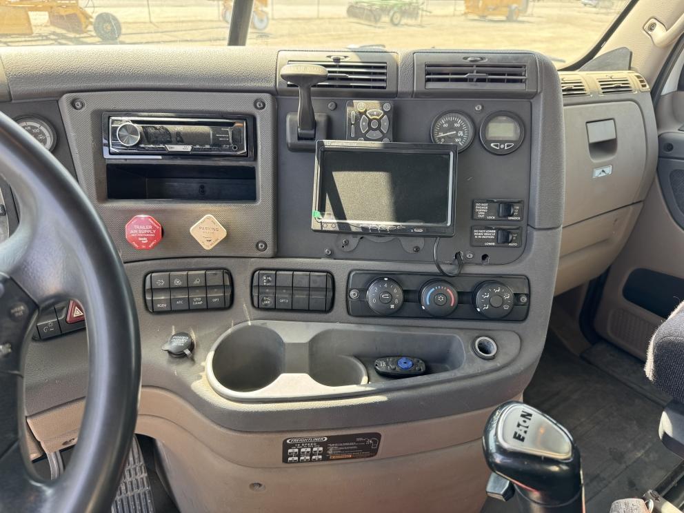 Image for 2012 Freightliner Cascadia 4000 Gal Nurse Truck
