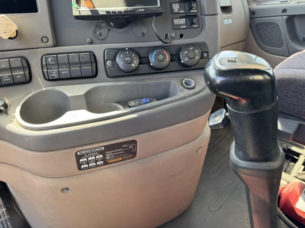 Image for 2012 Freightliner Cascadia 4000 Gal Nurse Truck