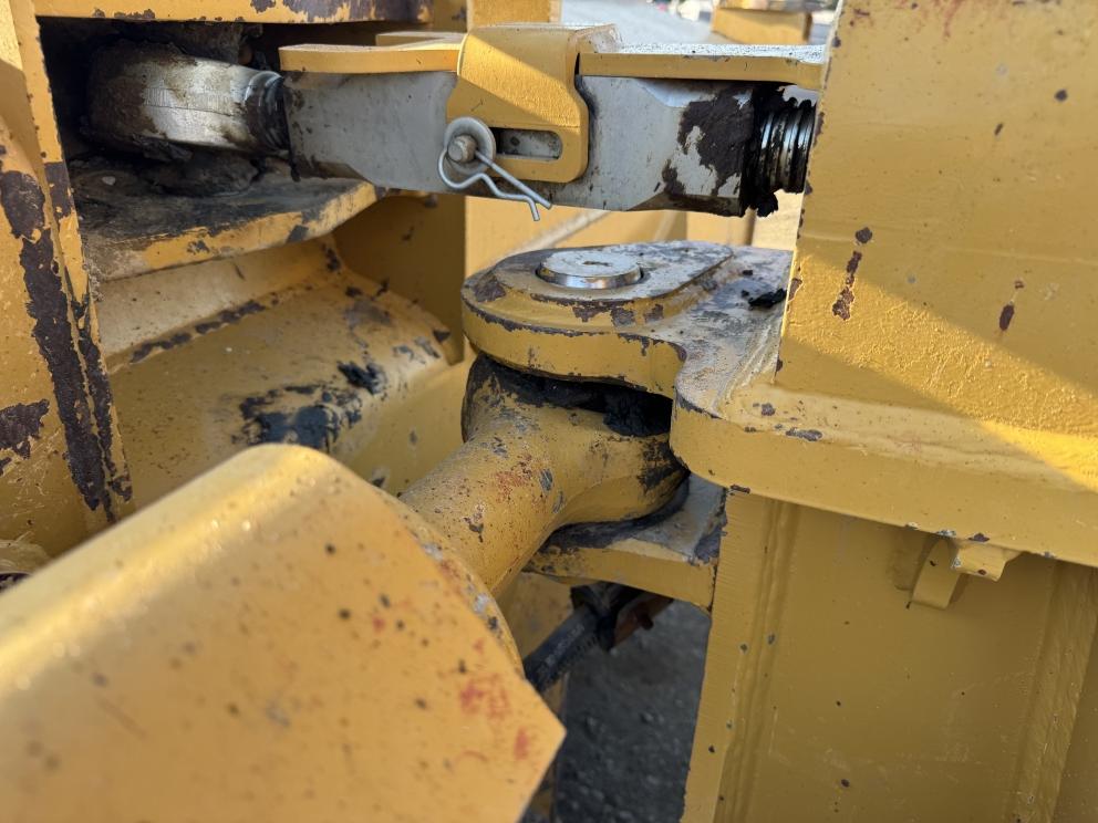 Image for 2015 Cat D6T XW