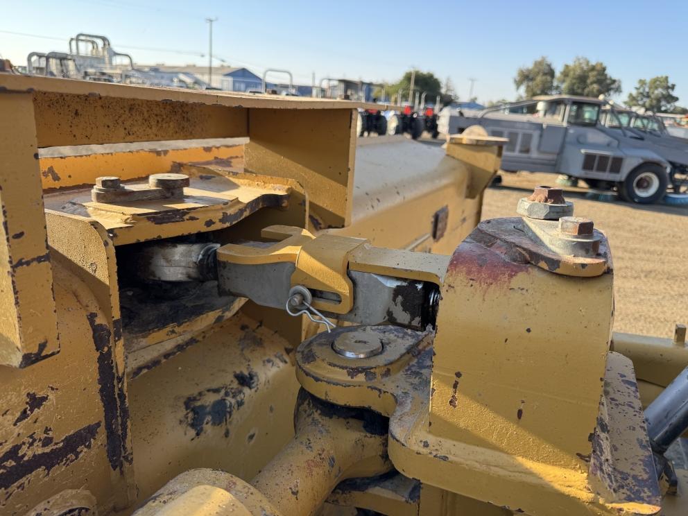 Image for 2015 Cat D6T XW